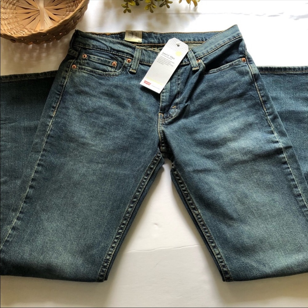 Levi Strauss & Co | Men’s 511 Slim Stretch Jeans - Picture 2 of 7